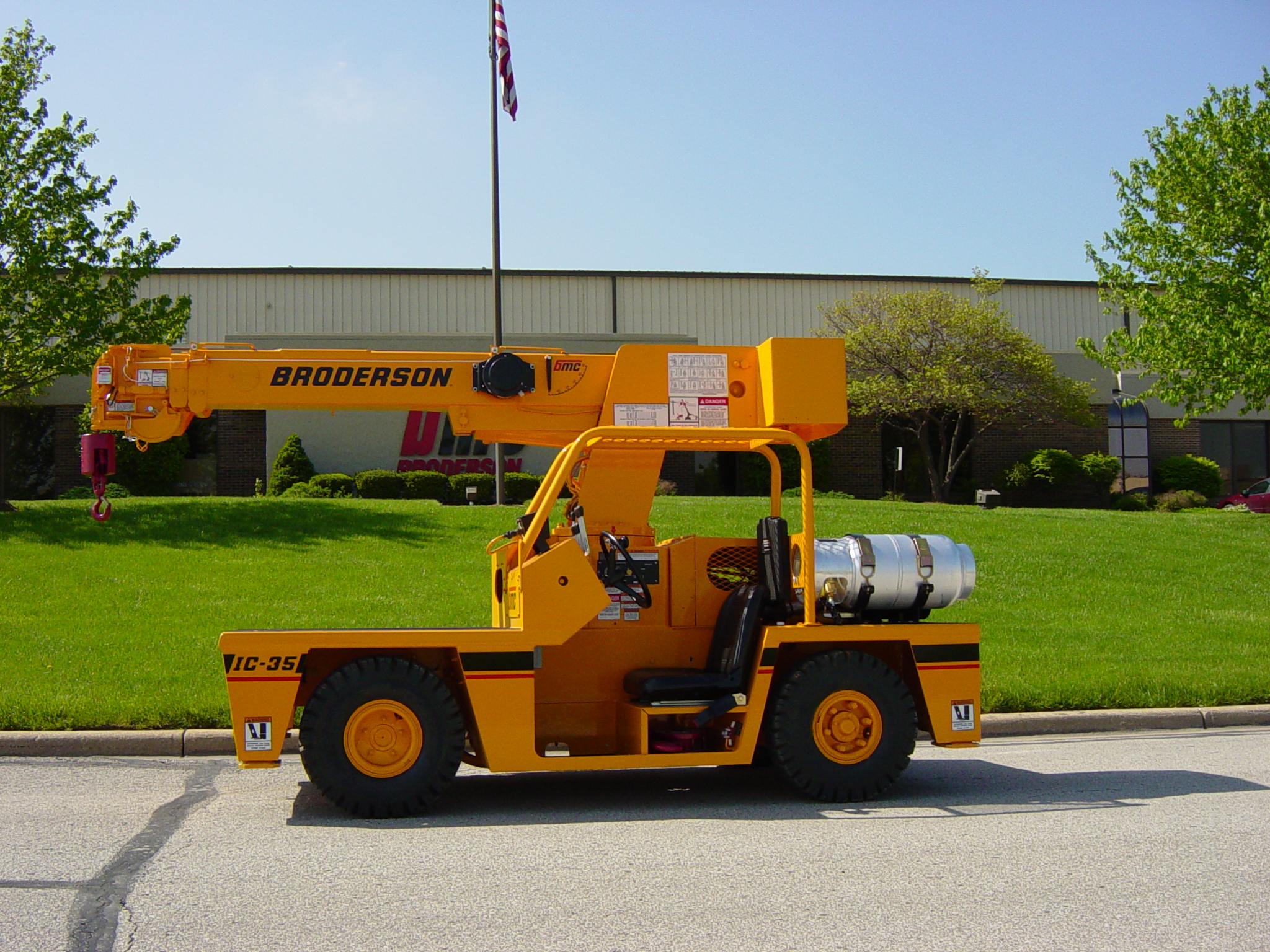 Broderson IC-35-2F Industrial Carry Deck Crane - Image 3