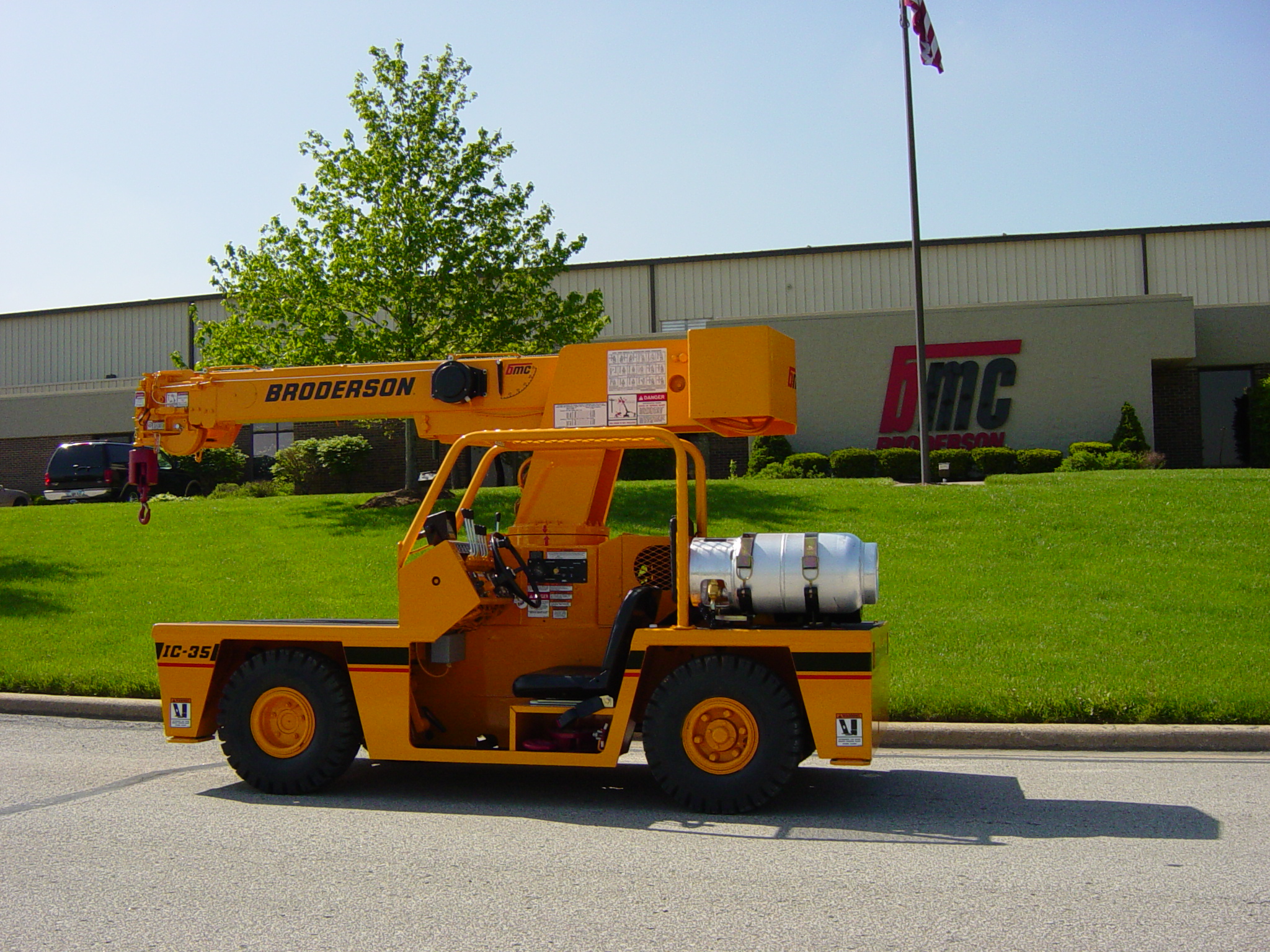 Broderson IC-35-2F Industrial Carry Deck Crane - Image 2