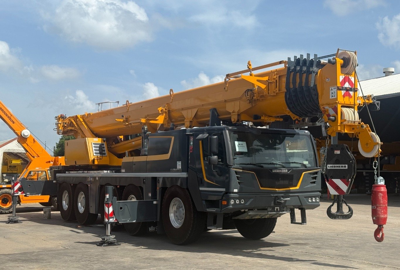 Liebherr LTM 1100-5.3 Mobile Crane - Image 2