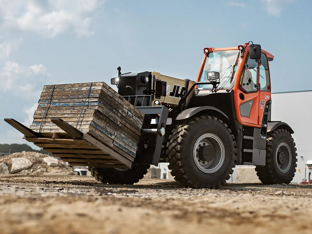 JLG 2733 Telehandler - Image 2