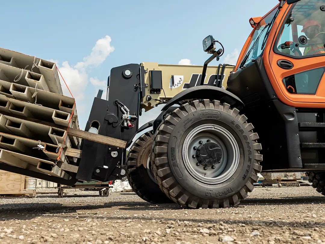 JLG 2733 Telehandler - Image 3